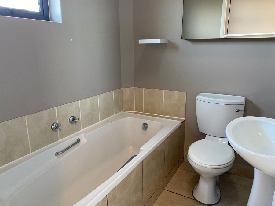 To Let 3 Bedroom Property for Rent in Muizenberg Western Cape